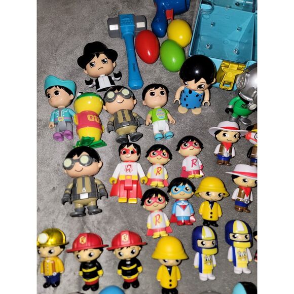 RYAN'S World HUGH LOT (179 pieces) 2 Cases Road TRIP RARE Large Mini Assorted - Picture 7 of 14